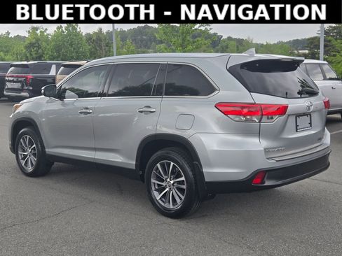 Used 2019 Toyota Highlander XLE FWD image 5