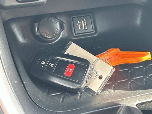 Used 2024 Toyota RAV4 XLE image 27