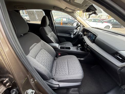 Used 2026 Nissan Kicks SV FWD image 25