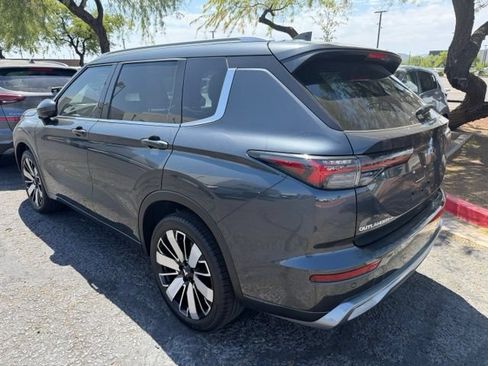 Used 2025 Mitsubishi Outlander SEL FWD image 3