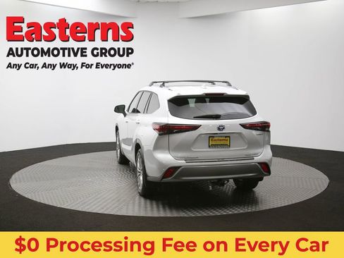 Used 2024 Toyota Highlander Platinum AWD/4WD image 72