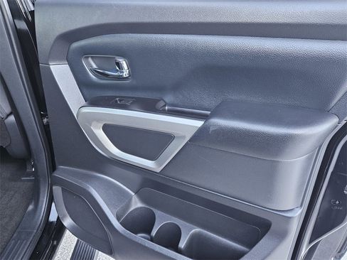 Used 2020 Nissan Titan SV w/ SV Convenience Package image 29