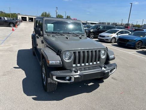 Used 2022 Jeep Wrangler Unlimited Sahara w/ Cold Weather Group AWD/4WD image 15