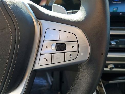 Used 2025 BMW X7 xDrive40i image 18