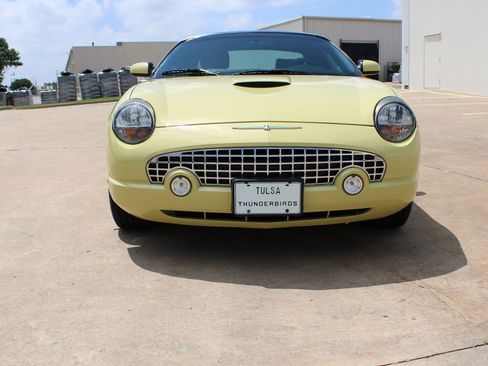 Used 2005 Ford Thunderbird RWD image 31