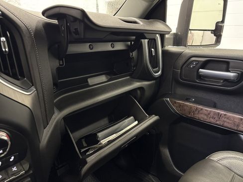 Certified 2021 GMC Sierra 3500 Denali w/ Denali Ultimate Package image 18