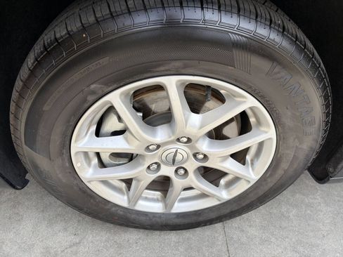 Used 2025 Chrysler Pacifica Select FWD image 28