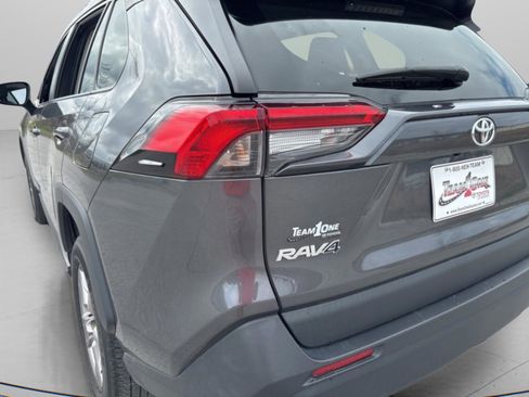 Used 2022 Toyota RAV4 XLE w/ Convenience Package image 27