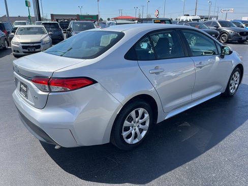 Used 2023 Toyota Corolla LE image 7