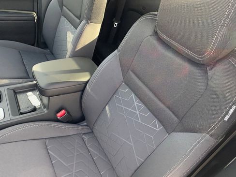 New 2025 Nissan Frontier SV image 12