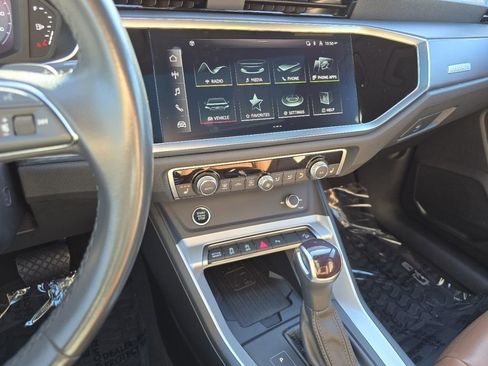 Used 2024 Audi Q3 2.0T Premium Plus image 31