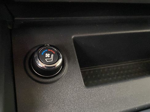 Used 2018 Nissan Titan Platinum Reserve w/ Platinum Utility Package image 37