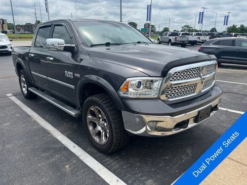 Used 2017 RAM 1500 Laramie w/ Convenience Group AWD/4WD image 3