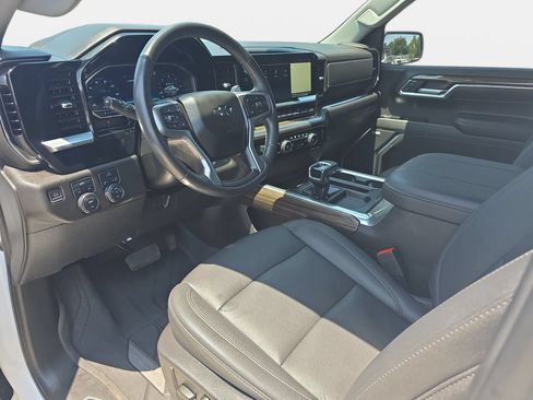 Used 2023 Chevrolet Silverado 1500 RST w/ Redline Edition AWD/4WD image 16