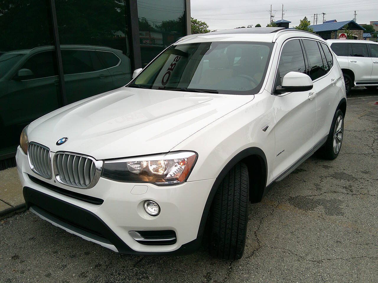 Used 2017 BMW X3 xDrive28i AWD/4WD image 2