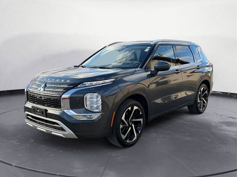 Used 2024 Mitsubishi Outlander SEL image 2