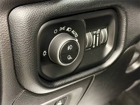 Used 2019 RAM 1500 Big Horn image 10