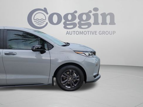 Used 2026 Toyota Sienna XSE AWD/4WD image 35