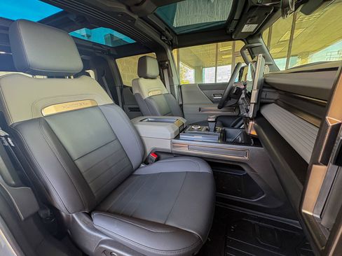 Used 2024 GMC Hummer EV 2X w/ Extreme Off-Road Package AWD/4WD image 21