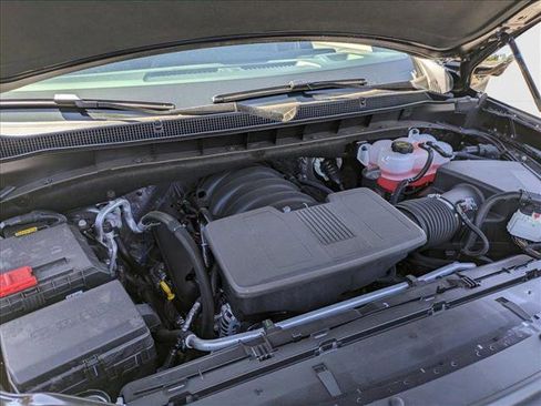 New 2025 Chevrolet Suburban Premier image 17