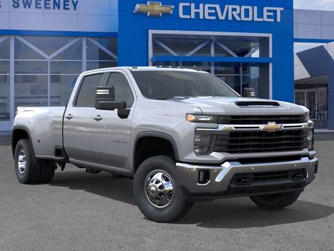 New 2026 Chevrolet Silverado 3500 LT w/ All Star Edition image 7