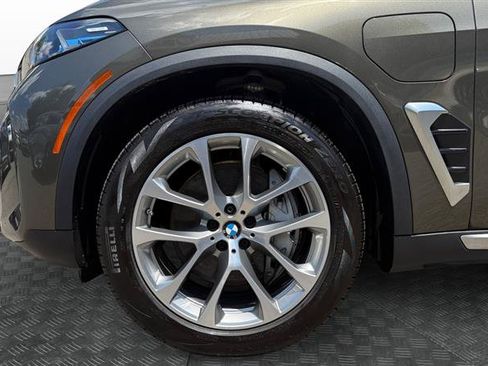 Used 2026 BMW X5 xDrive50e AWD/4WD image 9