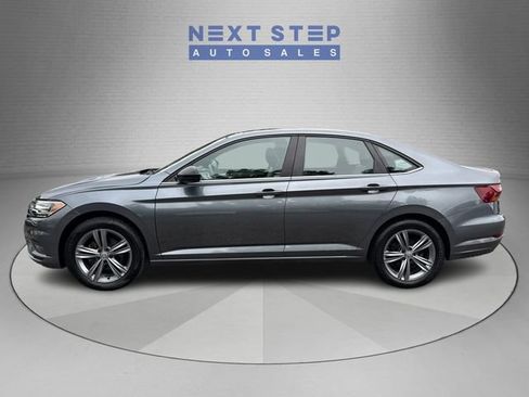 Used 2019 Volkswagen Jetta R-Line FWD image 4
