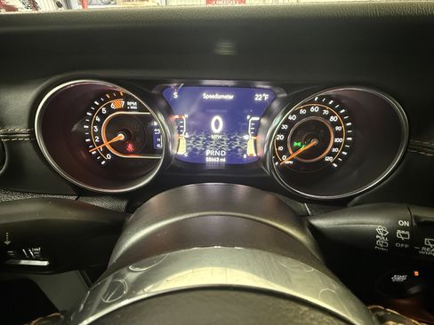 Used 2021 Jeep Wrangler Unlimited Sahara image 28