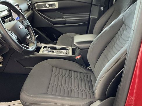 Used 2020 Ford Explorer XLT AWD/4WD image 8