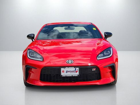Used 2025 Toyota GR86 Premium w/ Performance Package RWD image 2