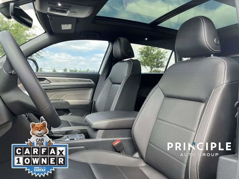 Used 2023 Volkswagen Atlas Cross Sport SE w/ Panoramic Sunroof Package FWD image 15
