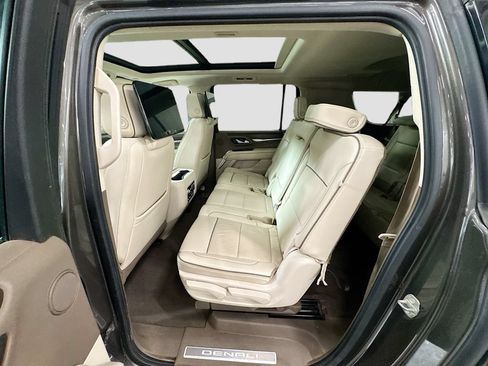 Used 2021 GMC Yukon XL Denali w/ Denali Ultimate Package AWD/4WD image 28