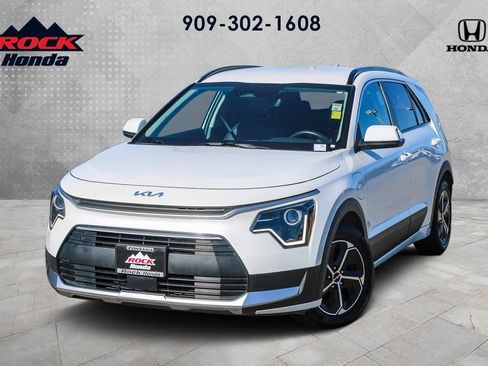 Used 2023 Kia Niro EX image 1