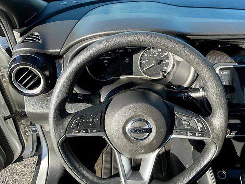 Used 2020 Nissan Kicks SV image 14