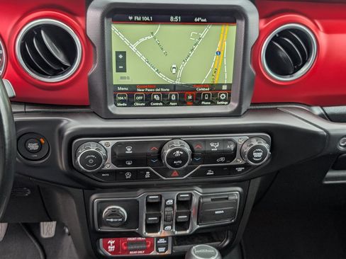 Used 2022 Jeep Gladiator Rubicon w/ Trailer Tow Package AWD/4WD image 17