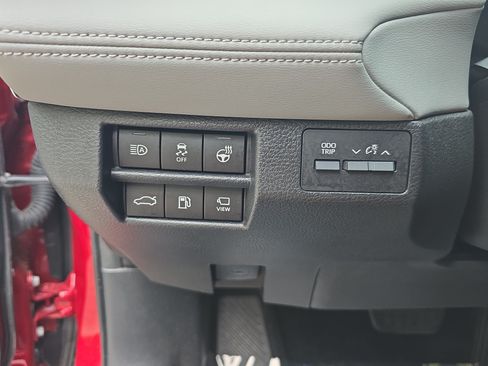 Used 2021 Toyota Avalon Limited w/ Advanced Safety Package FWD image 27
