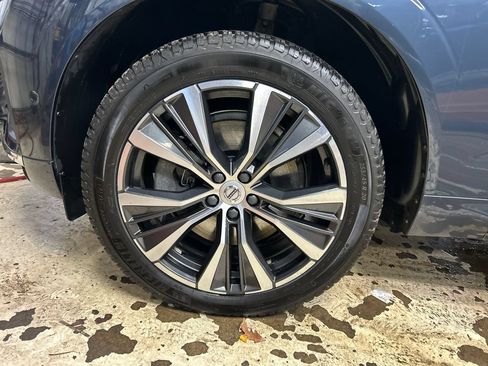 Used 2022 Volvo XC60 T8 Inscription Expression w/ Advanced Package AWD/4WD image 11