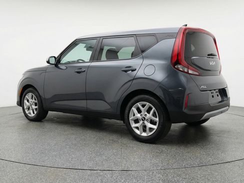 Used 2025 Kia Soul LX w/ LX Technology Package image 6