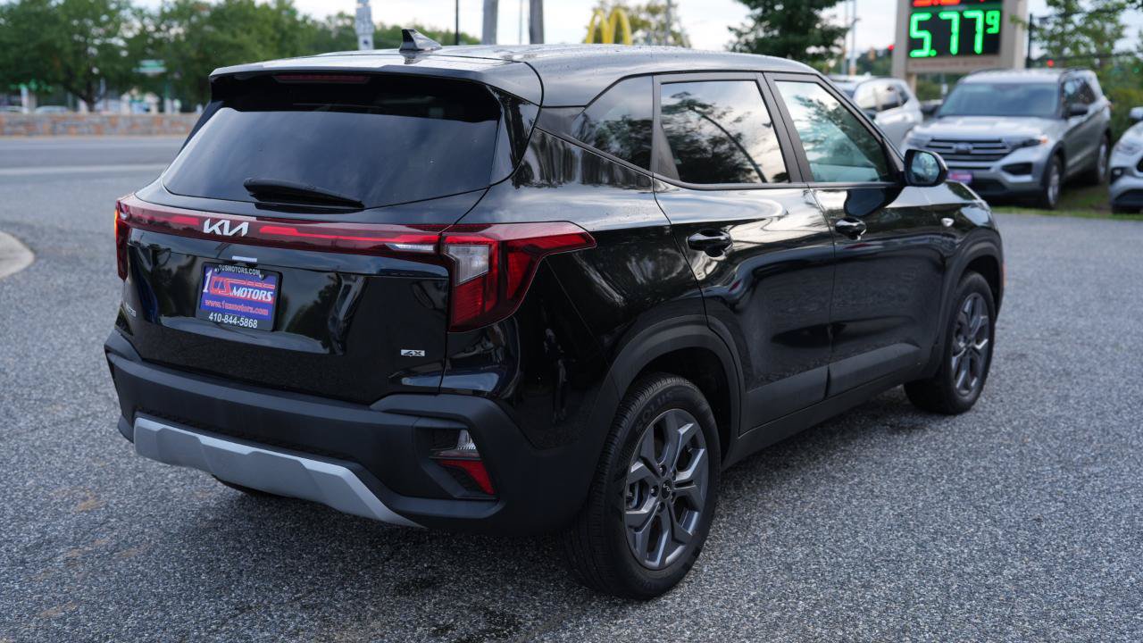 Used 2025 Kia Seltos LX AWD/4WD image 5