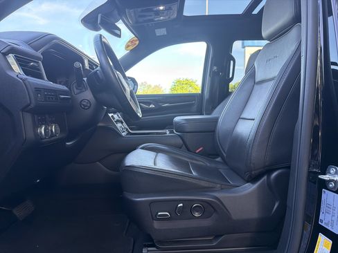 Used 2024 GMC Yukon Denali AWD/4WD image 16