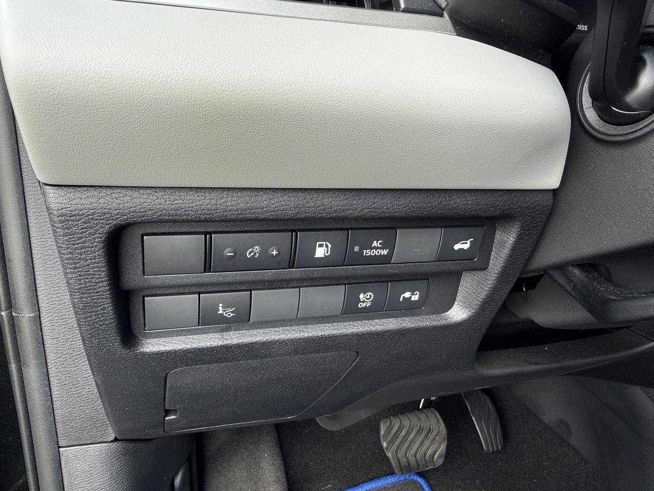 Used 2025 Mitsubishi Outlander SEL AWD/4WD image 14