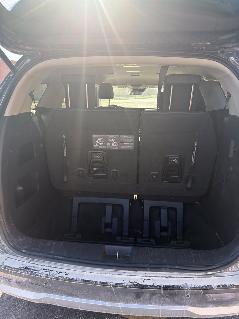 Used 2024 Kia Carnival EX FWD image 9