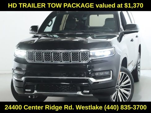 Used 2024 Jeep Grand Wagoneer Series III w/ HD Trailer Tow Package AWD/4WD image 3