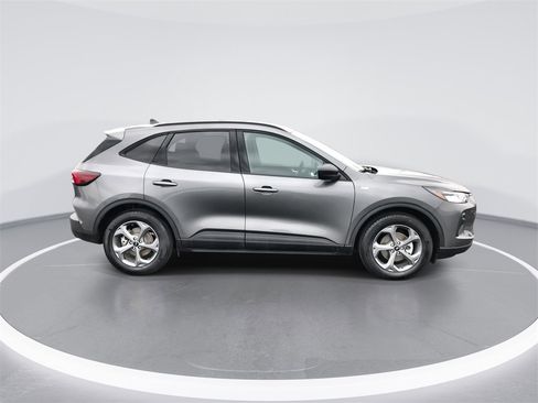 Used 2025 Ford Escape ST-Line w/ Equipment Group 301A image 9