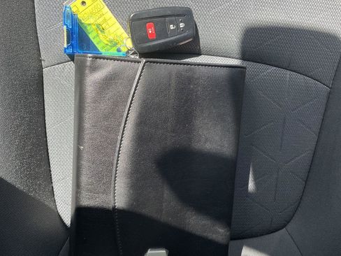 Used 2022 Toyota RAV4 XLE image 18