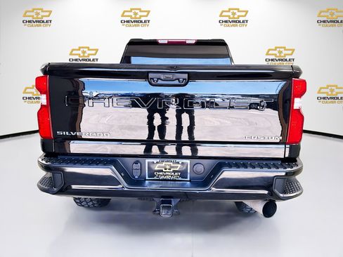 Used 2022 Chevrolet Silverado 2500 Custom w/ Custom Value Package RWD image 7