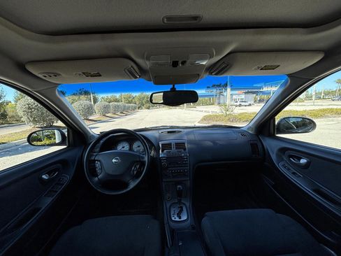Used 2002 Nissan Maxima SE image 9