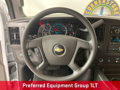 Used 2025 Chevrolet Express 3500 LT w/ LT Preferred Equipment Group RWD image 7