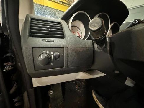 Used 2010 Dodge Grand Caravan SE FWD image 32
