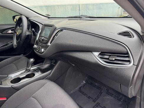 Used 2018 Chevrolet Malibu LT FWD image 42